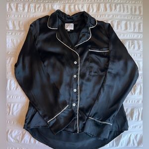 Helena Quinn 100% silk pajama style button up shirt
